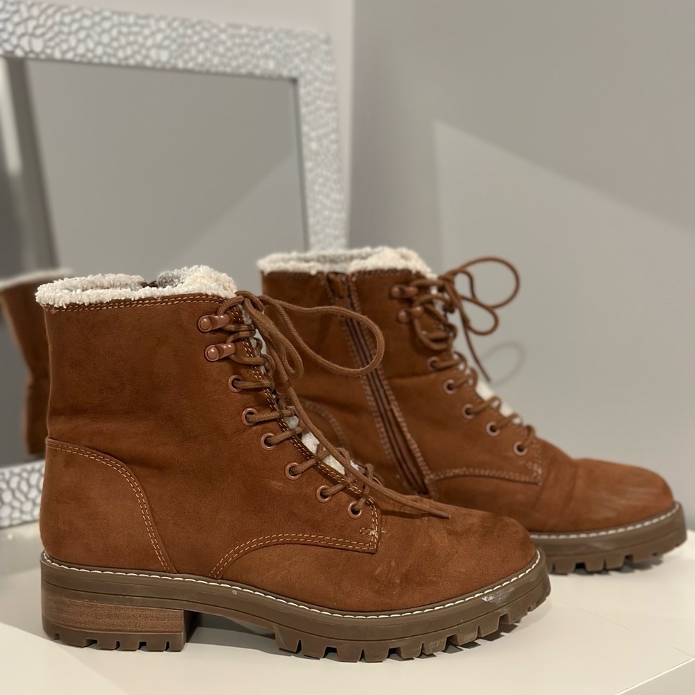Universal Thread Tessie Sherpa Hiking Boots Faux Suede Leather Cognac Size 10